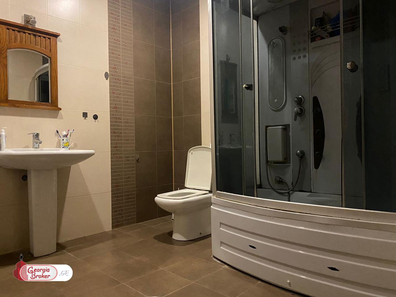 იყიდება ახალი გარემონტებული 6 ოთახიანი სახლი დიღომი 8ში